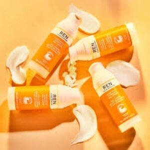 NEW NEVER OPENED - Ren: Radiance Glow Daily Vitamin C Gel Cream